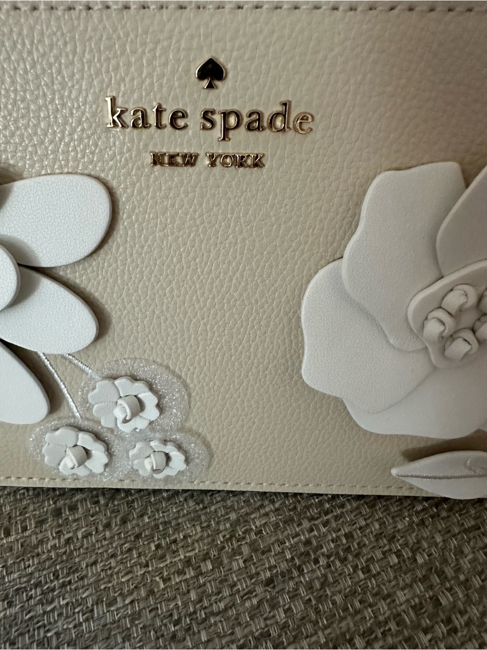kate spade Lucy Milk Glass Leather Floral Appliqué Wristlet NWT | $169 MSRP - Picture 12 of 15